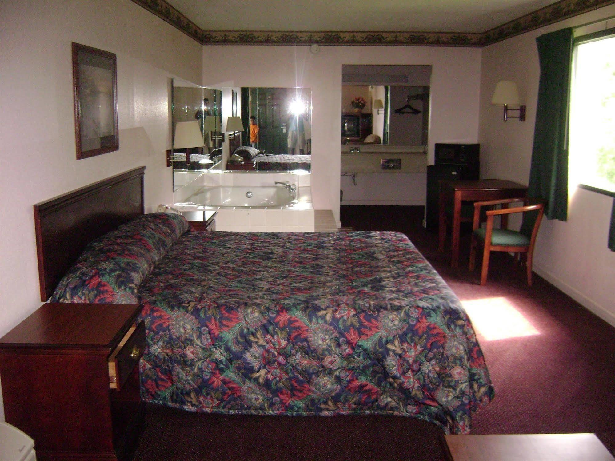 Garden Inn & Suites Hogansville Bagian luar foto