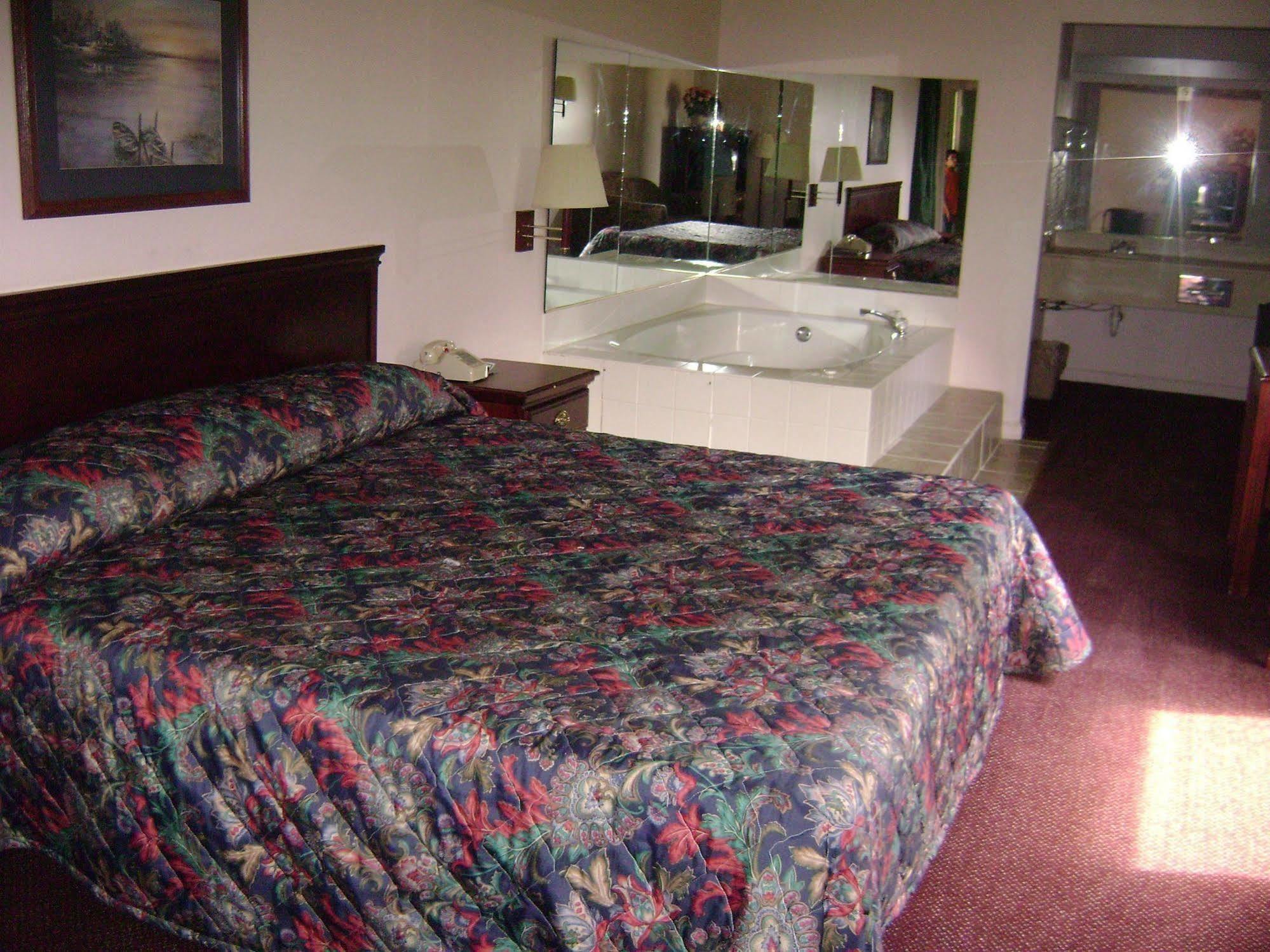 Garden Inn & Suites Hogansville Bagian luar foto